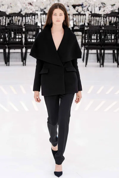 Look 50